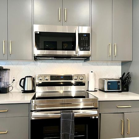 Brand New 2Br Condo With Outdoor Swimming Pool And Hot Tub Canmore Buitenkant foto