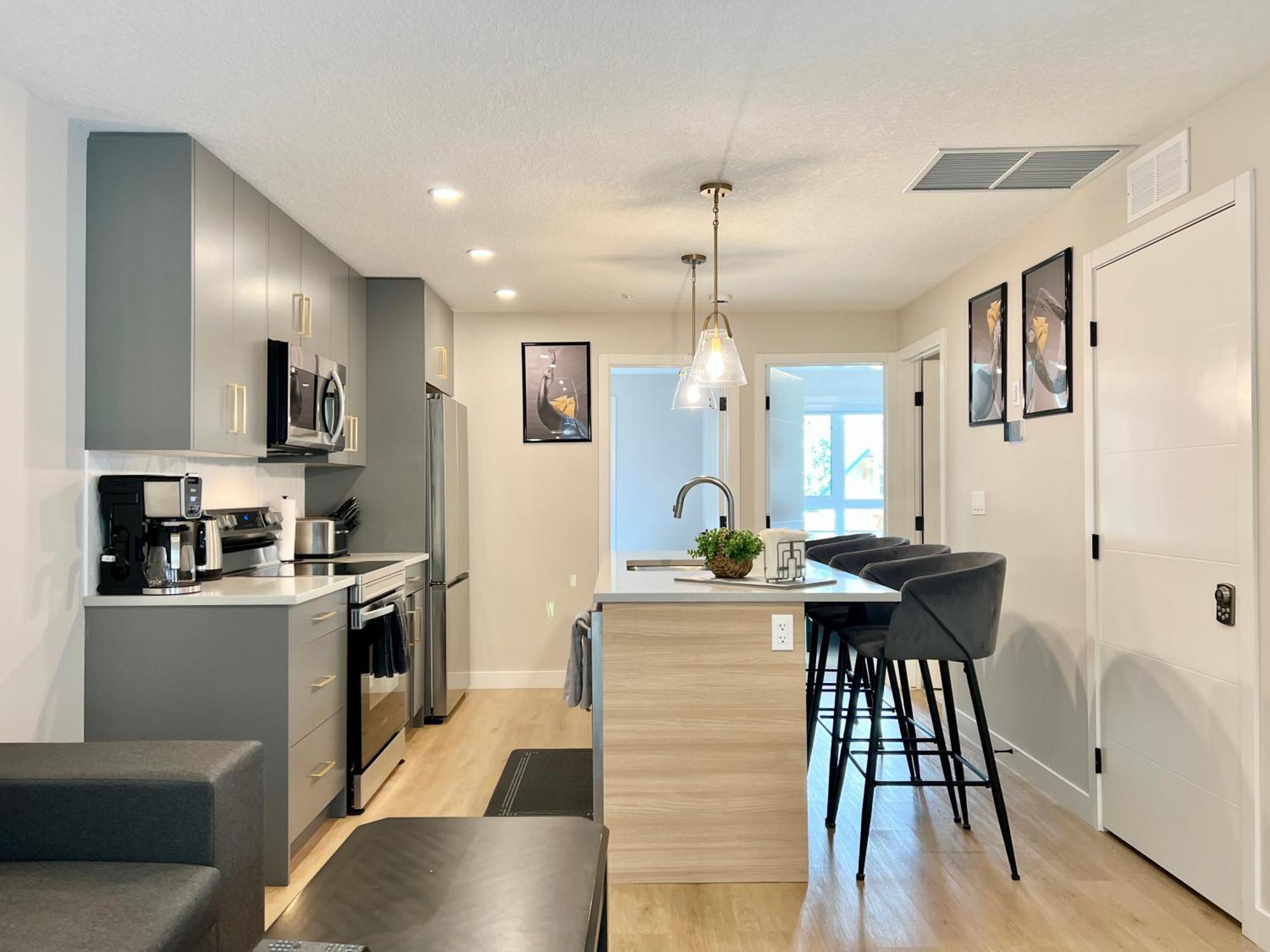 Brand New 2Br Condo With Outdoor Swimming Pool And Hot Tub Canmore Buitenkant foto