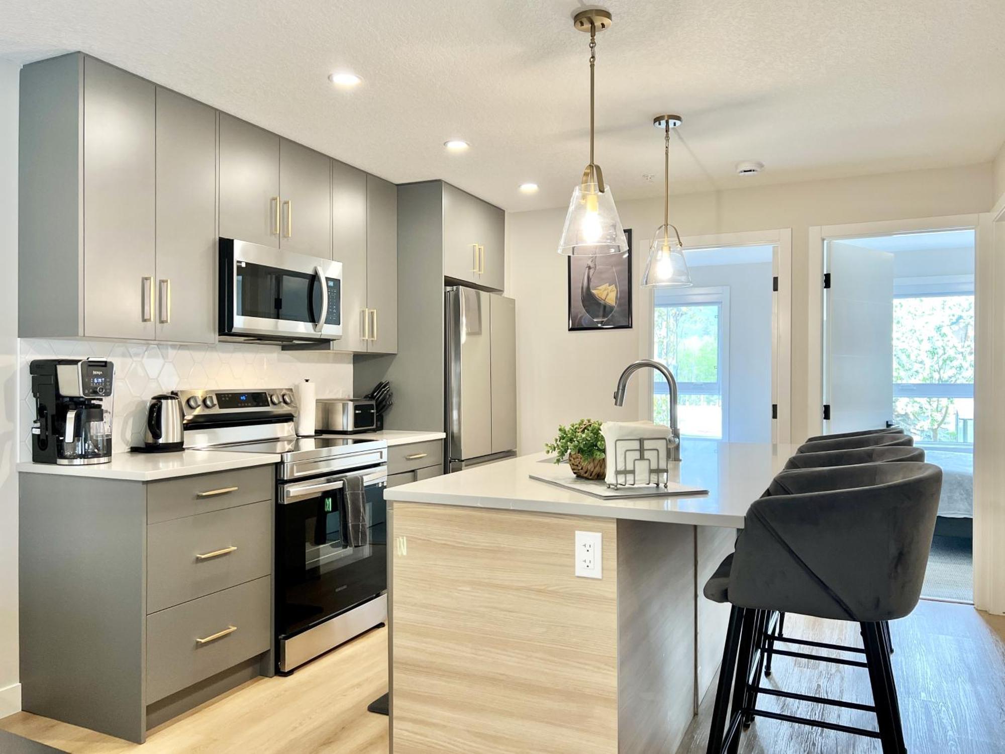 Brand New 2Br Condo With Outdoor Swimming Pool And Hot Tub Canmore Buitenkant foto